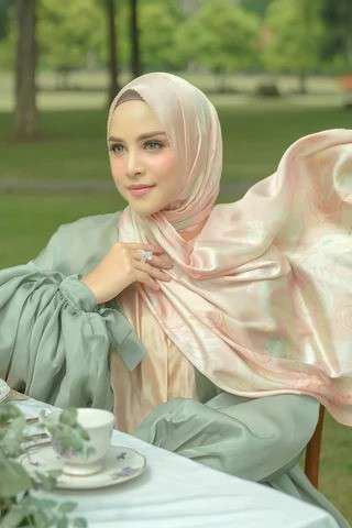 Kerudung Yang Cocok Untuk Gamis Sage - Krem