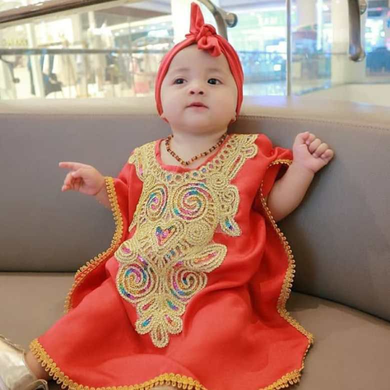 Tips Memilih Baju Lebaran Bayi Perempuan - Warna Cerah dan Ceria