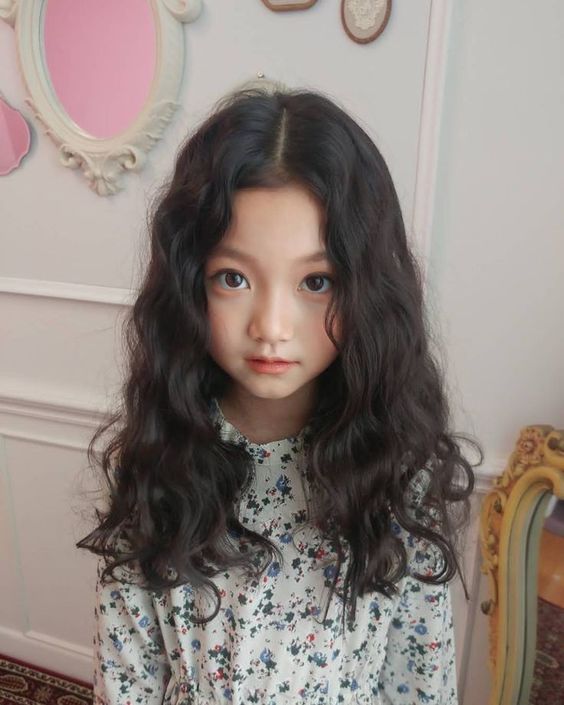 Model Rambut Anak Perempuan Ala Korea - Curly Hair