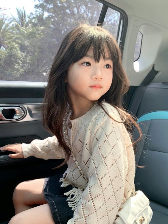 Model Rambut Anak Perempuan Ala Korea - Layer Panjang