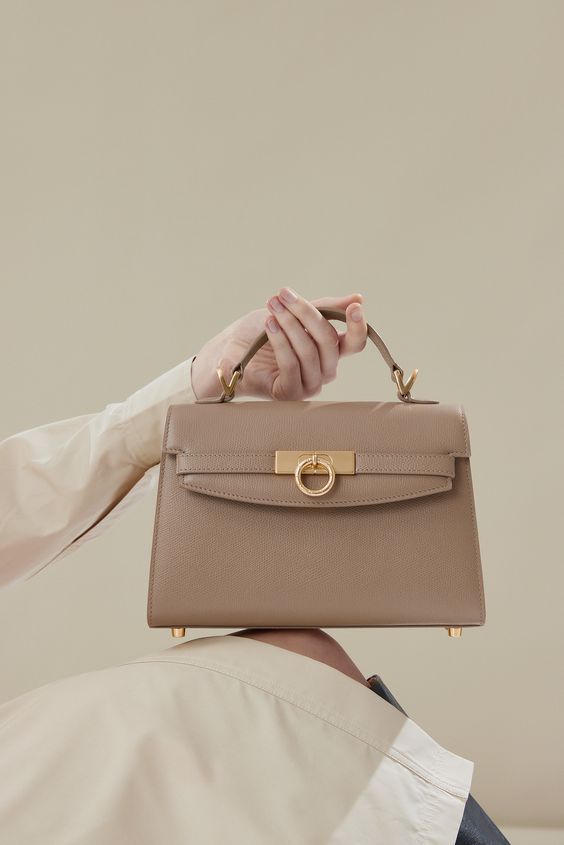 Model Tas Wanita Terbaru Untuk Lebaran - Top Handle Bag