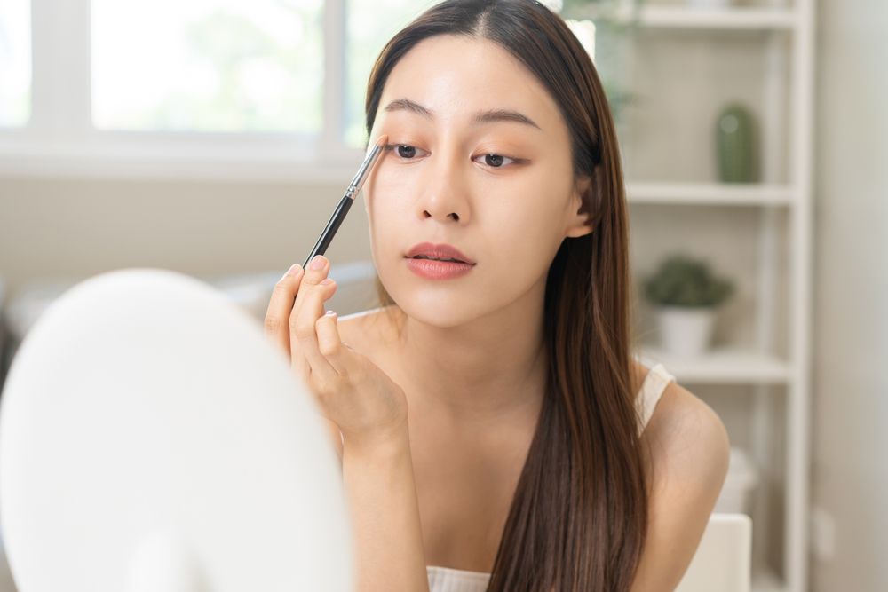 Apakah Terlalu Sering Memakai Makeup bisa Merusak Kulit