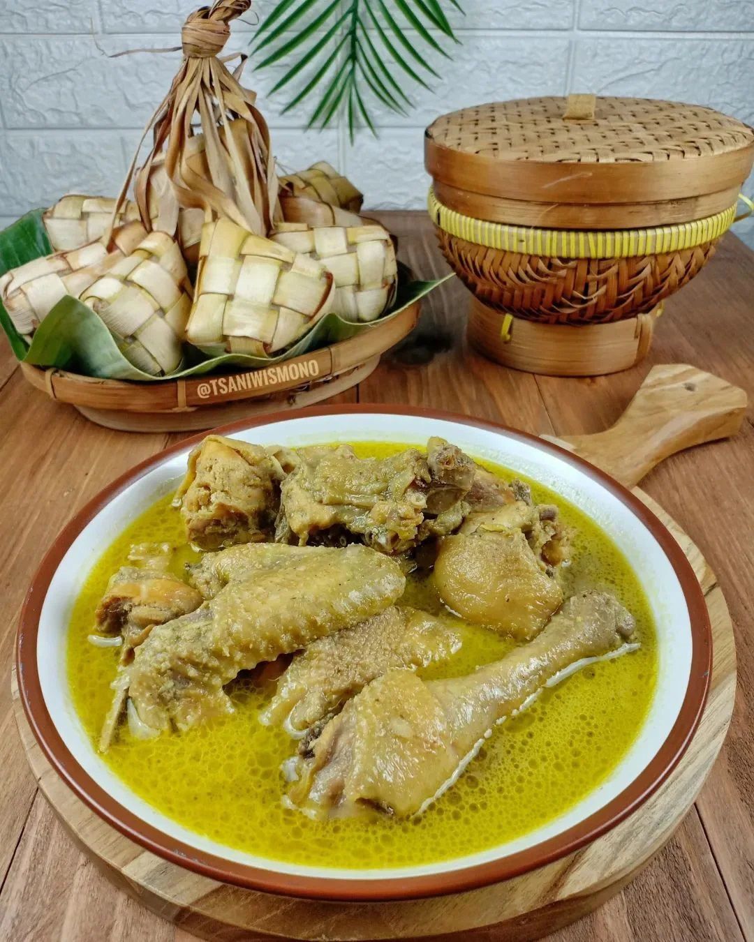 Resep Opor Ayam Kampung Spesial Lebaran