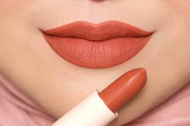 Warna Lipstik Yang Cocok Untuk Usia 40 Tahun - Peach