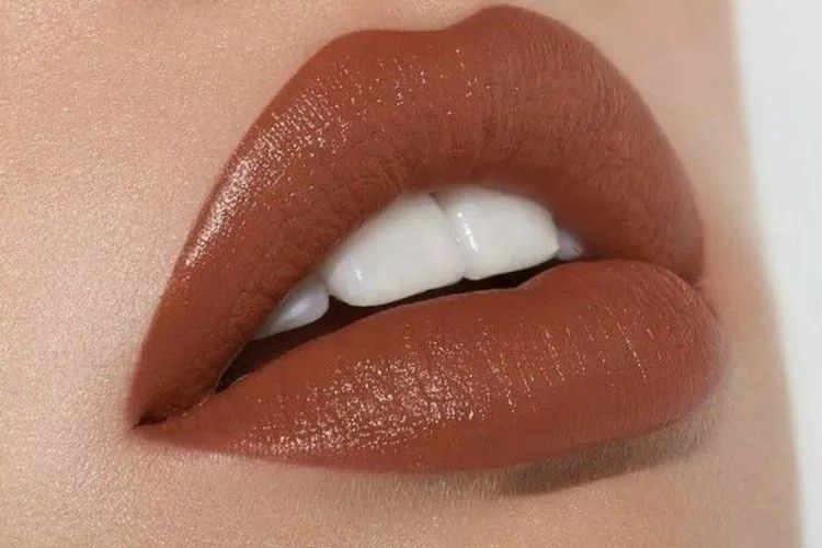 Warna Lipstik Yang Cocok Untuk Usia 40 Tahun - Warm Brown
