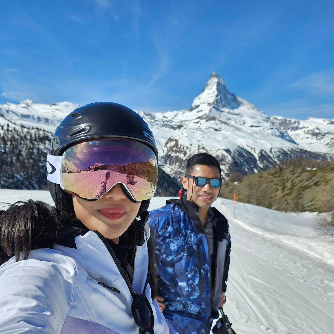 Dian Sastro Main Ski di Swiss