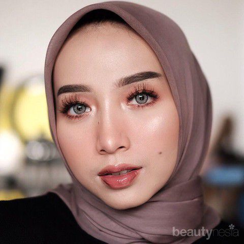 Makeup Wisuda Hijab Modern - Warm Look
