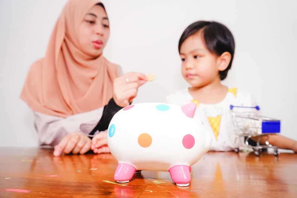 Tips Mengelola Uang THR untuk Anak
