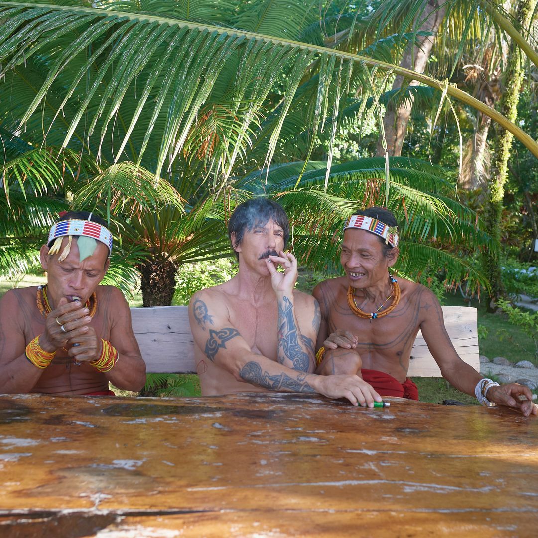 Anthony Kiedis Liburan di Mentawai