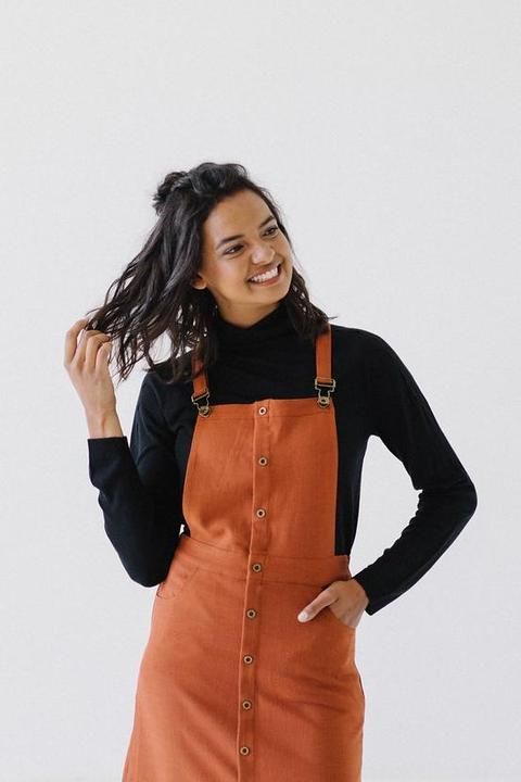 Inspirasi Mix N Match Turtleneck - Turtleneck dengan Overall Dress