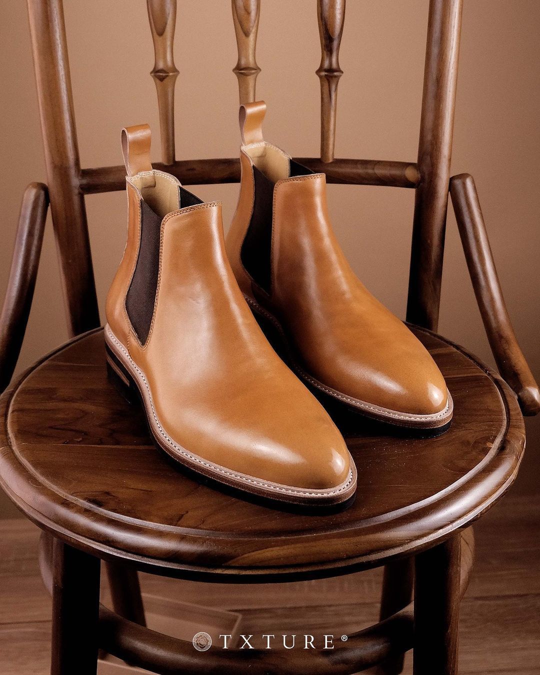 Rekomendasi Sepatu Boots Wanita Brand Lokal - Chelsea Boots dari TXTURE