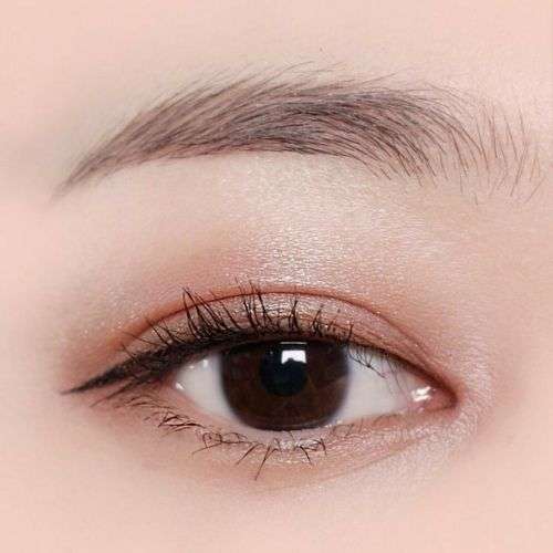 Tutorial Peachy Makeup Look - Eyeliner dan Mascara