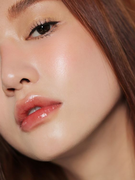 Tutorial Glass Skin Makeup - Tampilan Mata dan Bibir