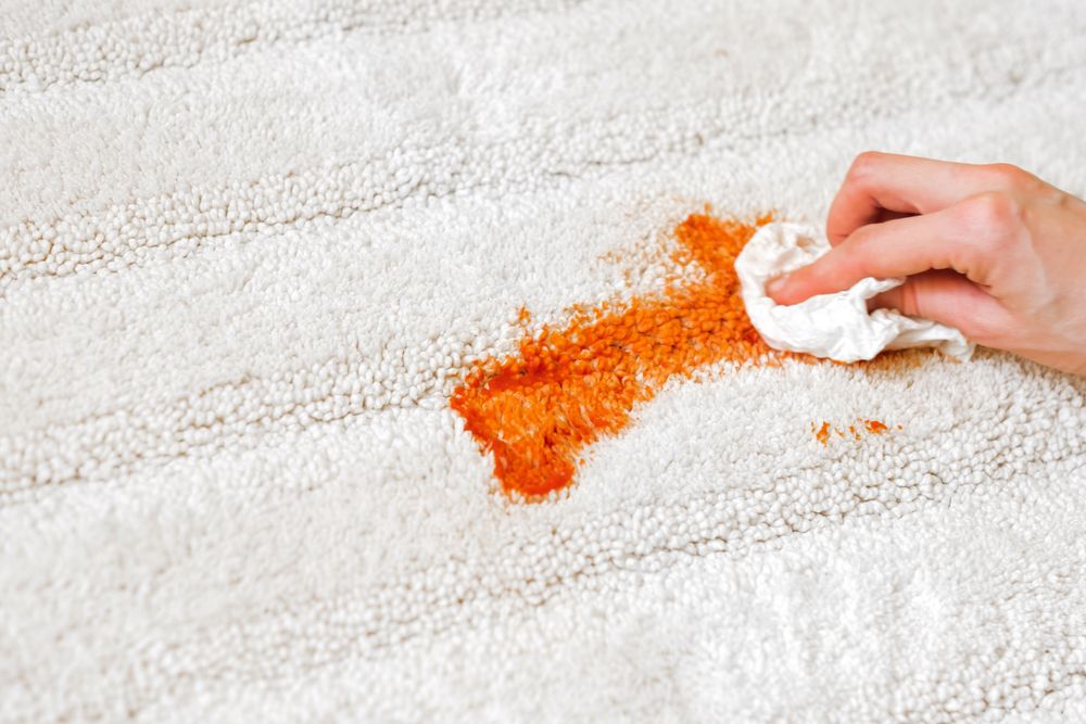 Cara Bersihkan Noda Saus di Karpet