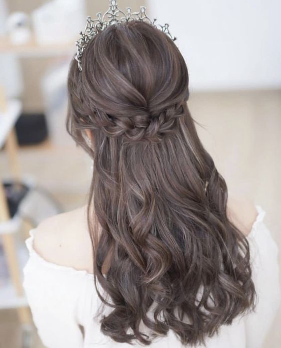 Hair Style Simple Untuk Wedding - Half Braid with Crown