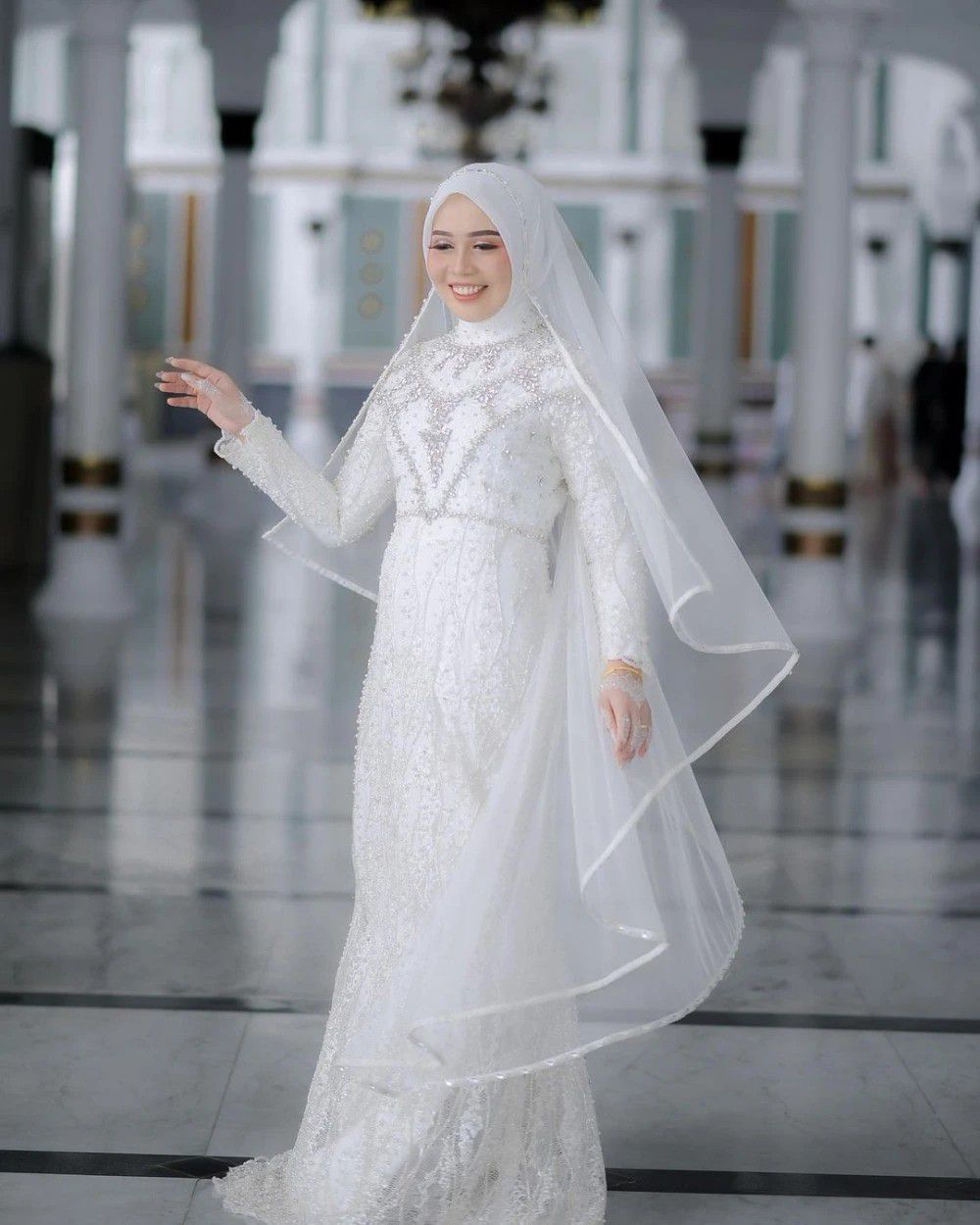 Gaun Pengantin Hijab - Straight Line dengan Veil Pengantin