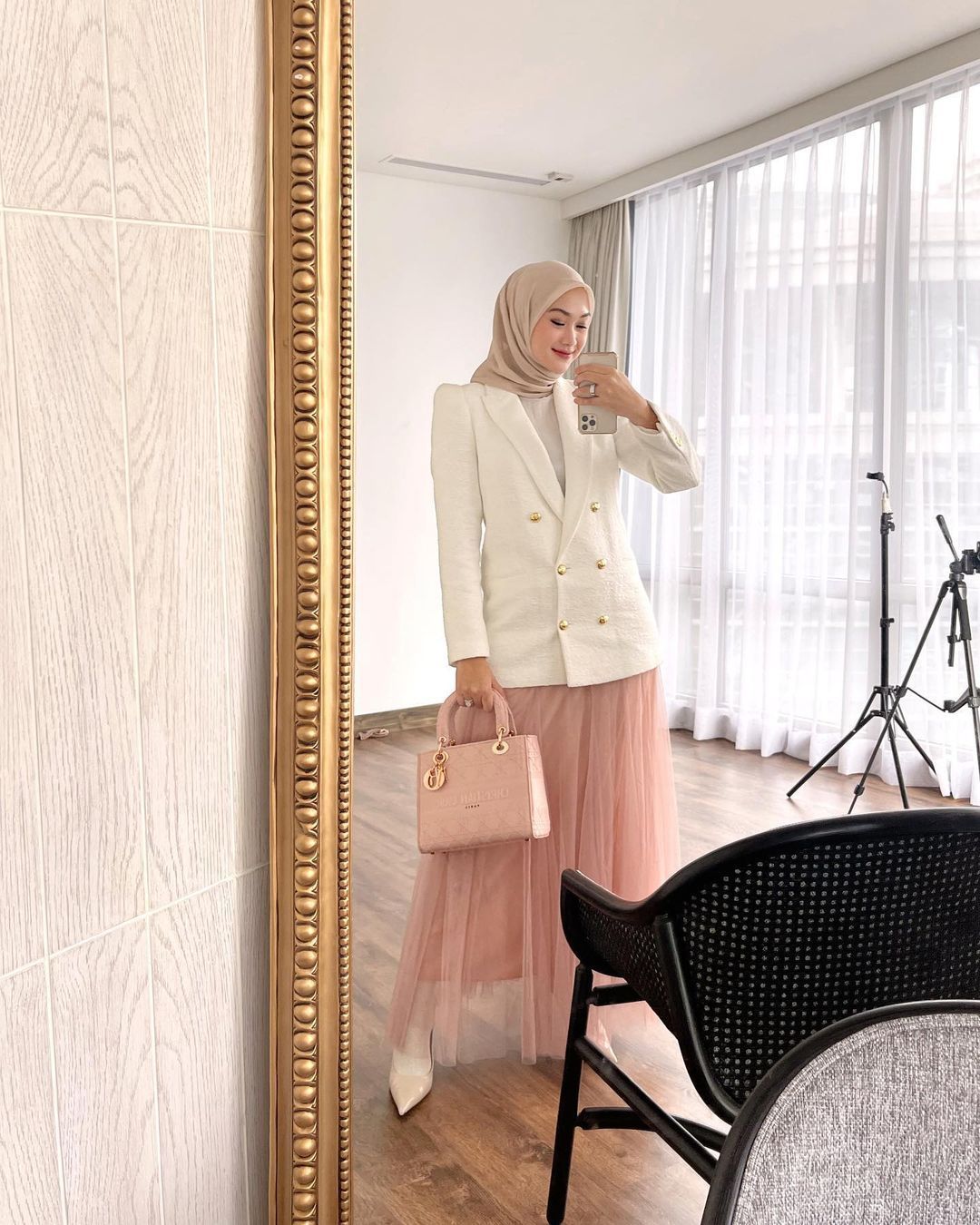 Outfit Kantor Wanita Hijab Dengan Rok - Rok Tutu dengan Blazer