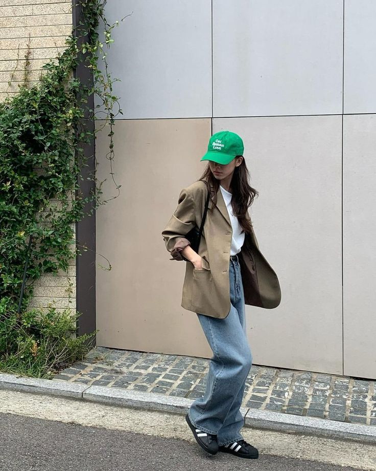 Tips Styling Oversize Blazer - Gunakan Topi Baseball