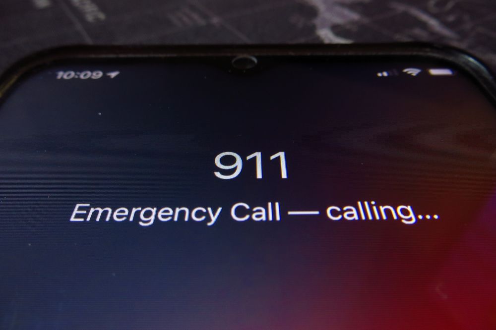 cara emergency call iPhone