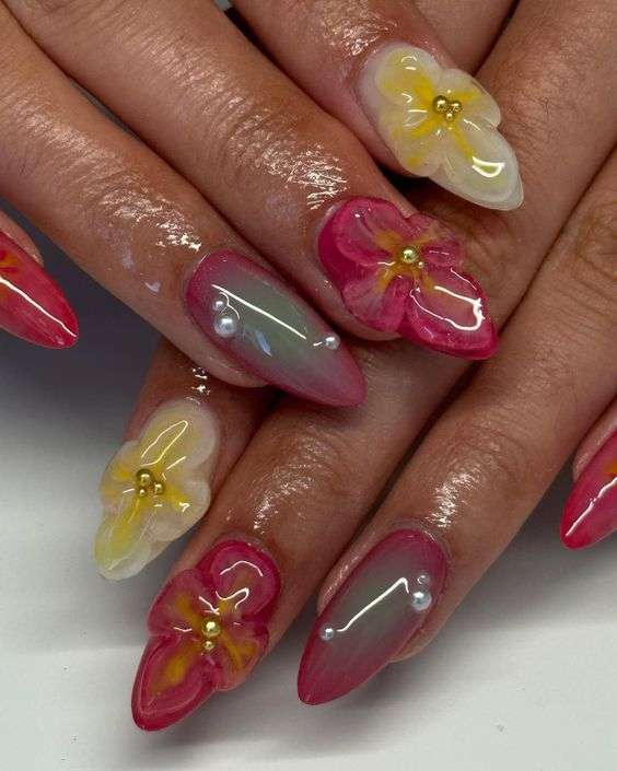 Inspirasi Nail Art Aesthetic - 3D Sculpted Flower Nails