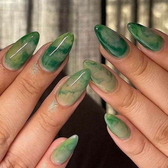 Inspirasi Nail Art Aesthetic - Green Marble Nails