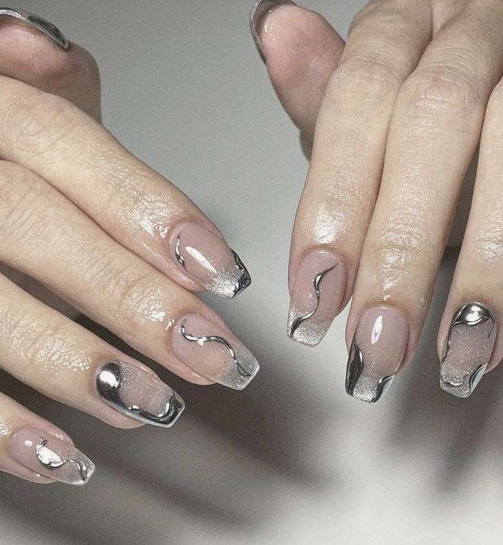 Inspirasi Nail Art Aesthetic - Grunge Silver Nails Acrylic