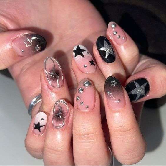 Inspirasi Nail Art Aesthetic - Stargirl Nails