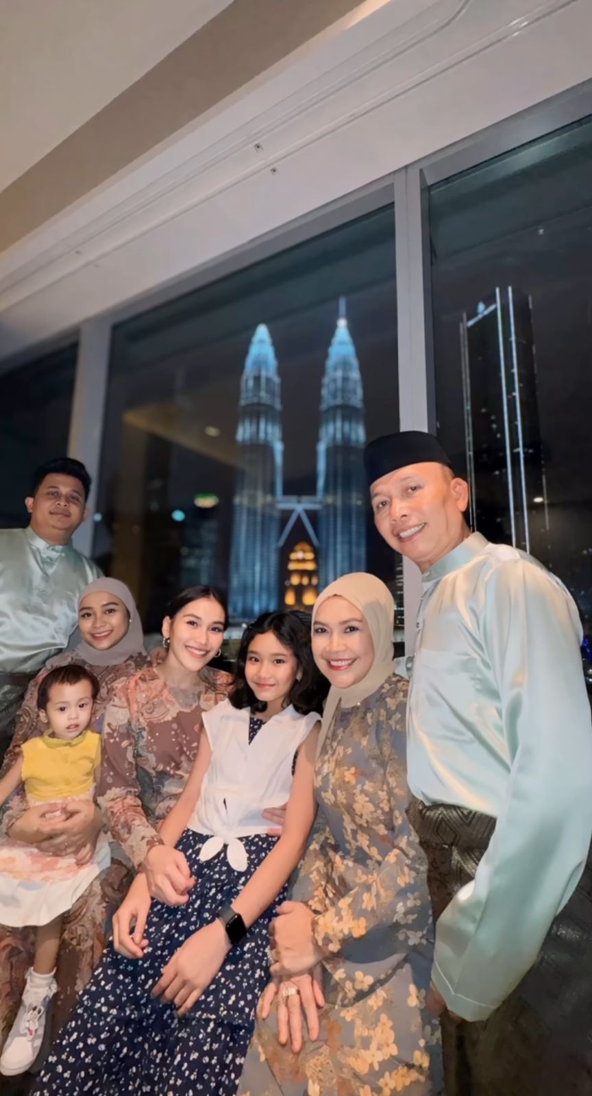 Ayah Rozak Ribut dengan Orang Malaysia