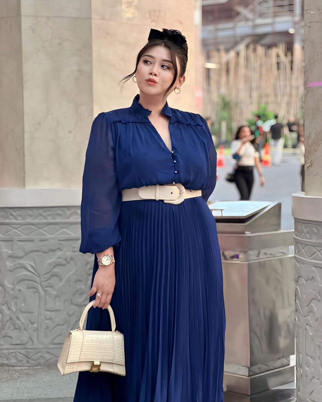 Inspirasi Outfit Kerja Cewek Plus Size - Dress A-Line