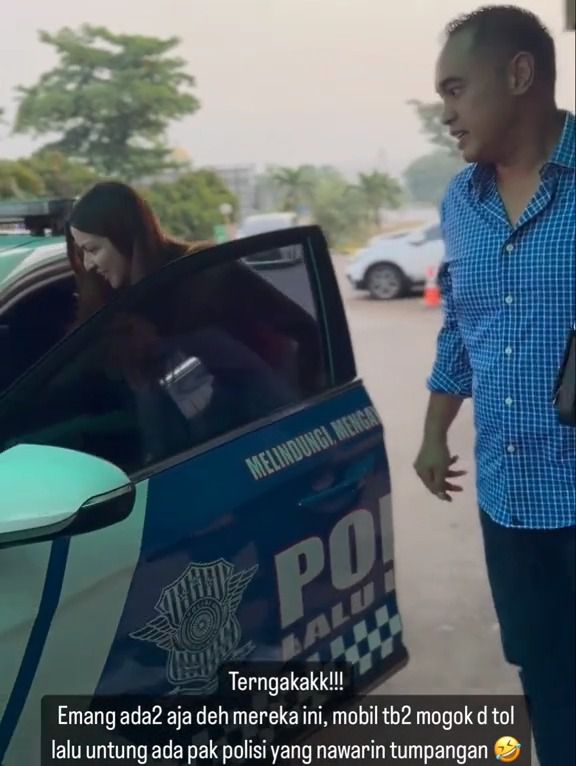 Nia Ramadhani dan Ardi Bakrie Diangkut Mobil Polisi di Jalan Tol