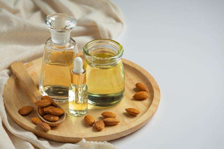 Meluruskan Rambut Dengan Bahan-Bahan Alami - Minyak Almond