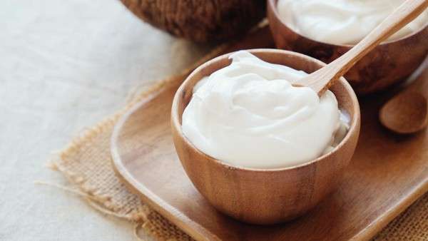 Meluruskan Rambut Dengan Bahan-Bahan Alami - Yogurt