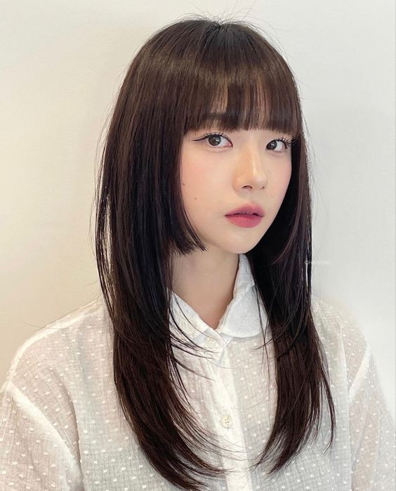 Model Poni Korea - Asymmetrical Bangs