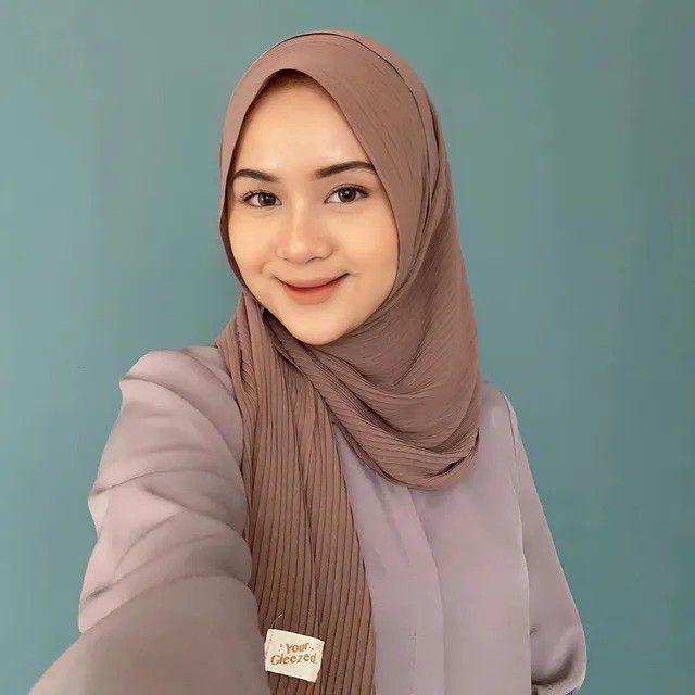 Gaya Hijab Yang Bikin Wajah Terlihat Tirus - Wrap Plisket Hijab Style