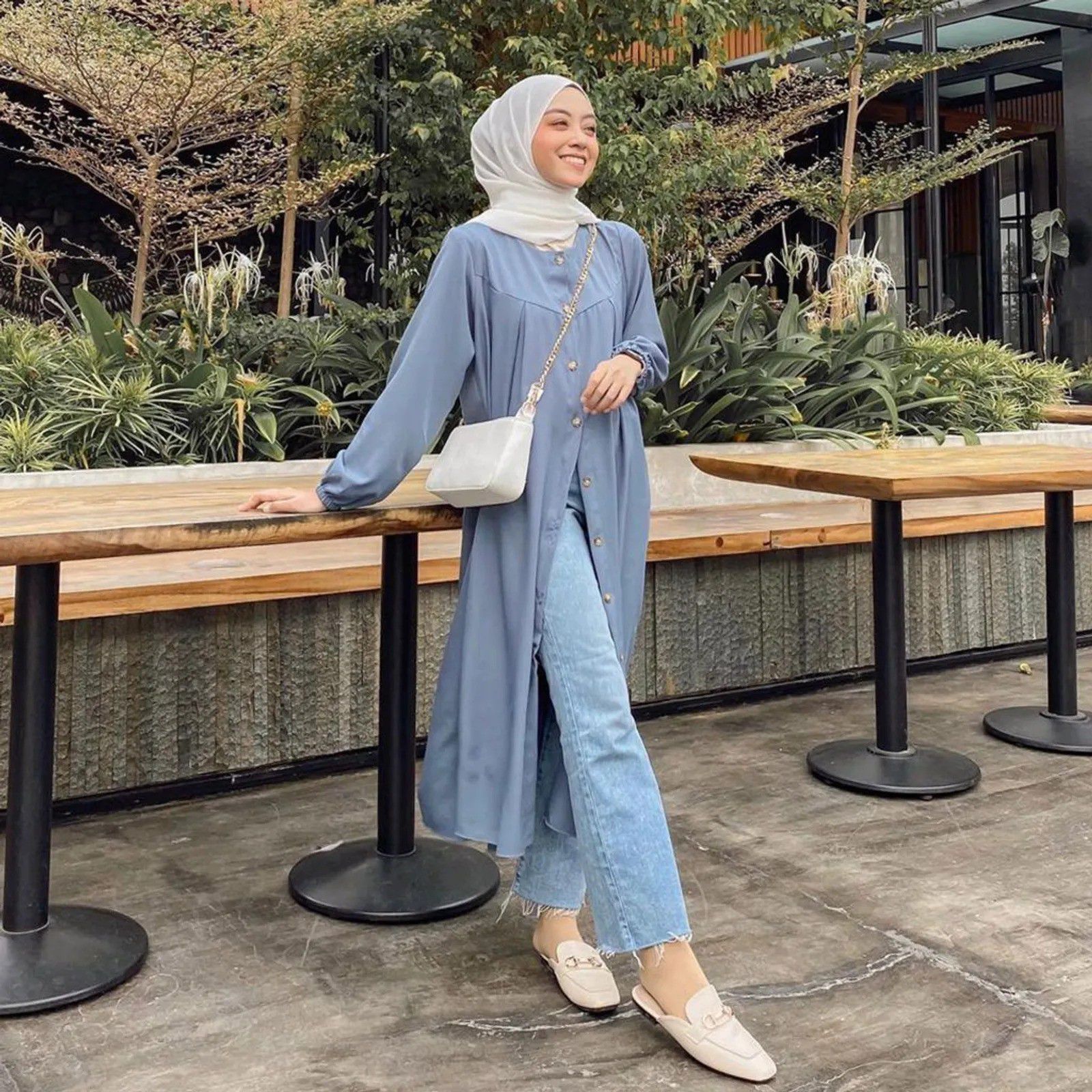 Outfit Hijab Untuk First Date - Tunik dan Celana Straight