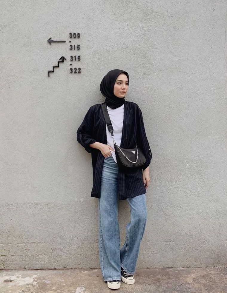 Outfit Nonton Konser Hijab - Blazer Oversized dan Straight Jeans