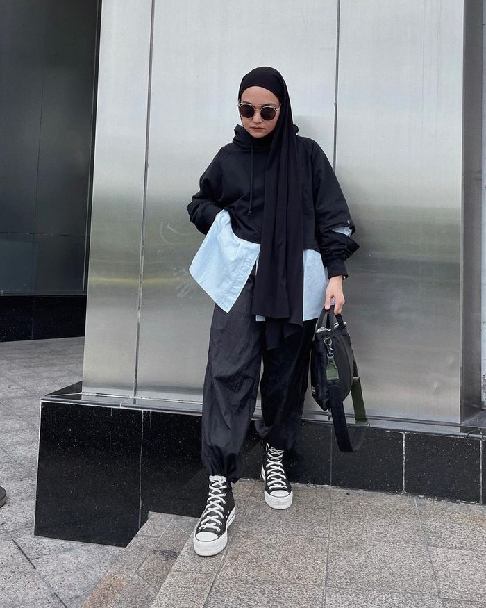 Outfit Nonton Konser Hijab - Hoodie dan Jogger Pants