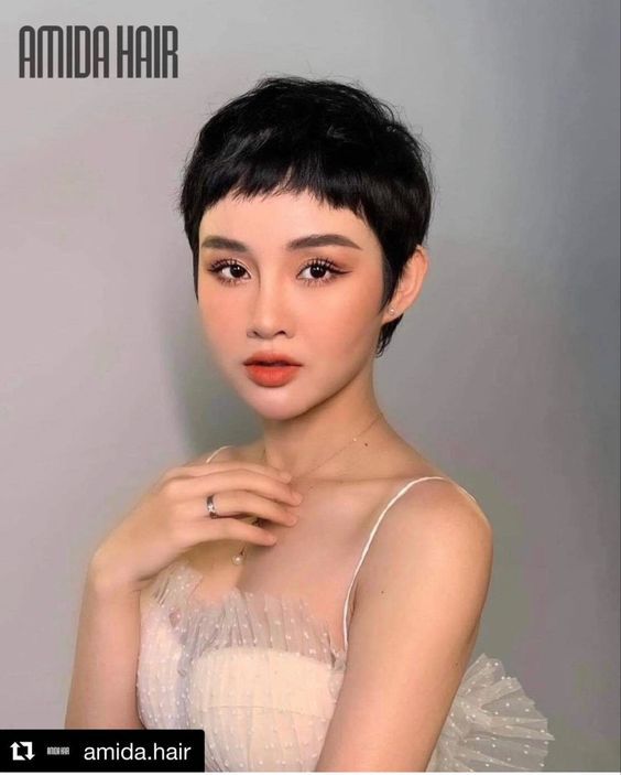 Model Rambut Untuk Perempuan 40 Tahunan - Pixie Cut