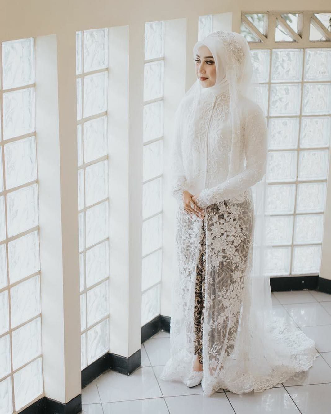 Baju Akad Nikah Sederhana di KUA - Kebaya Panjang