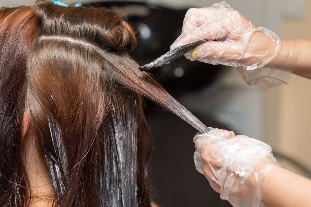 Cara Mewarnai Rambut Sendiri di Rumah agar Rata