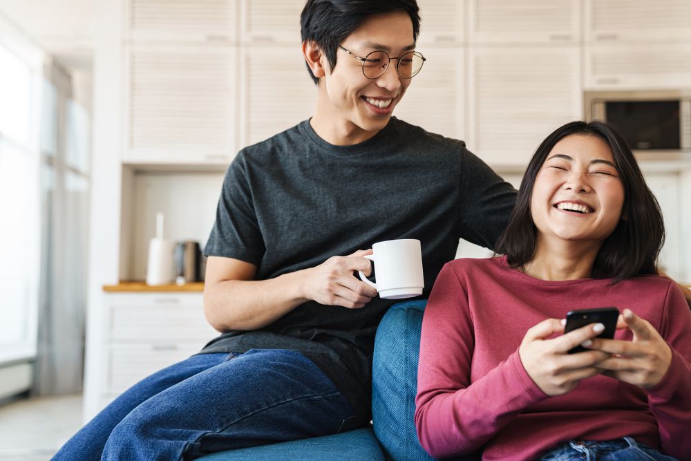 Tanda Cowok Introvert lagi Jatuh Cinta