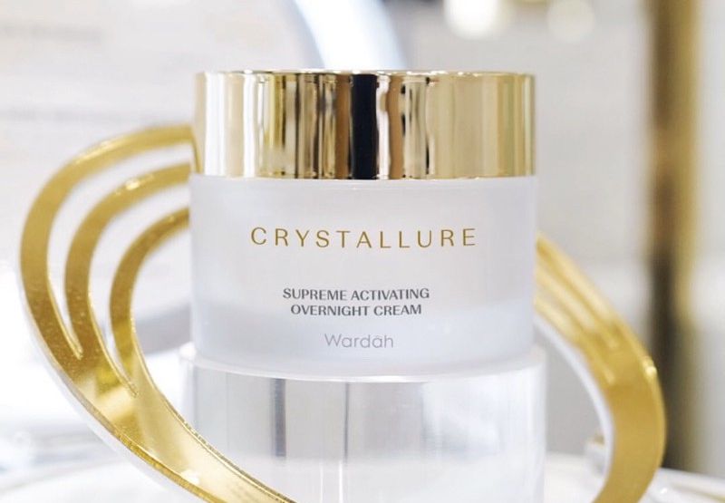 Pelembab untuk Usia 40 Tahun ke Atas - Wardah Crystallure Supreme Activating Overnight Cream