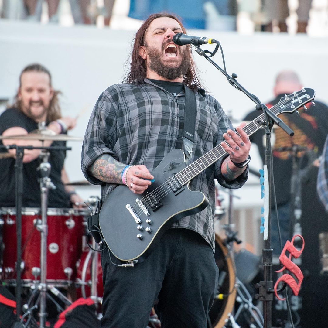 Lirik Lagu Judas Mind - Seether