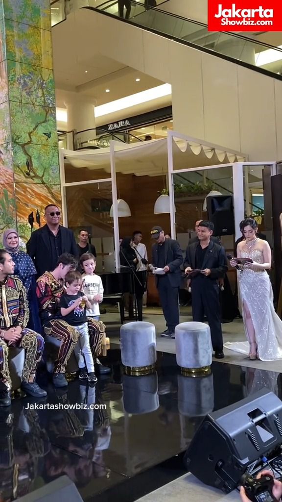 Celine Evangelista Tetap Profesional Kerja Bareng Stefan William