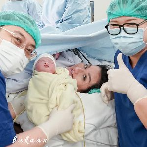 Foto Tengku Dewi Melahirkan Anak Kedua