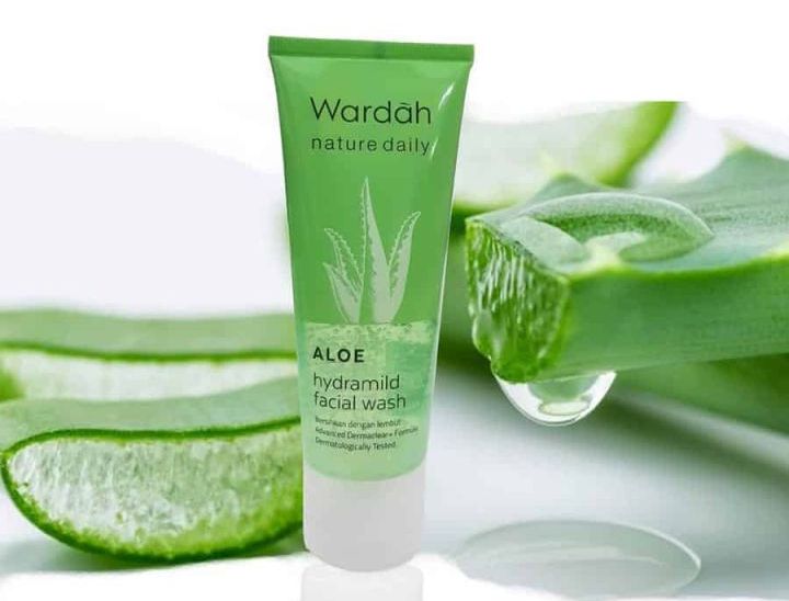 Pelembab di Indomaret - Wardah Hydrating Aloe Vera Gel