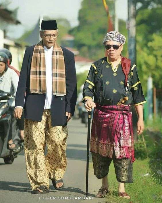 Nama Baju Adat Sumatera Barat