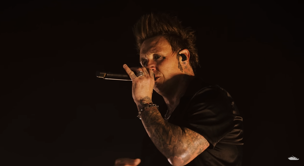 Lirik Lagu Leave A Light On - Papa Roach