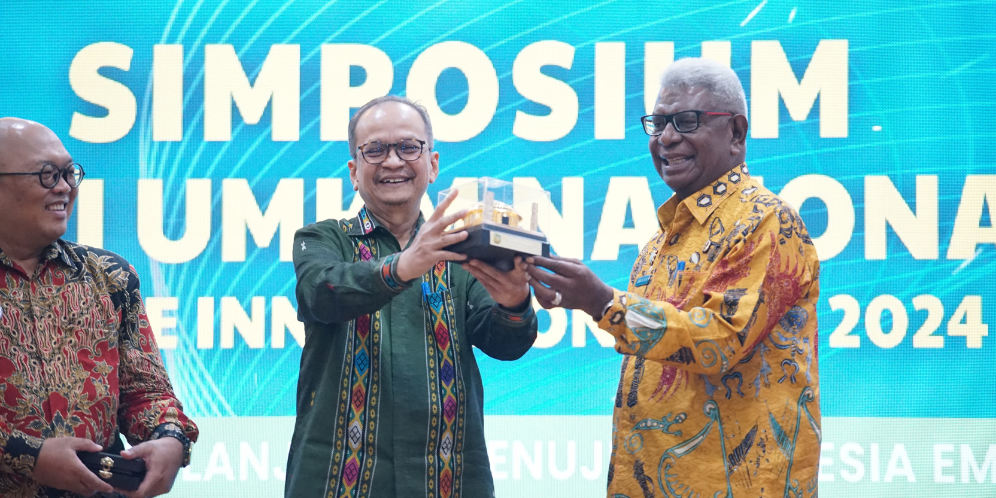 Johannes Rettob Kenalkan UMKM Mimika di Simposium Nasional 2024