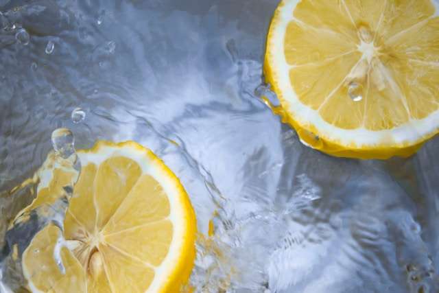 Manfaat Infused Water Lemon